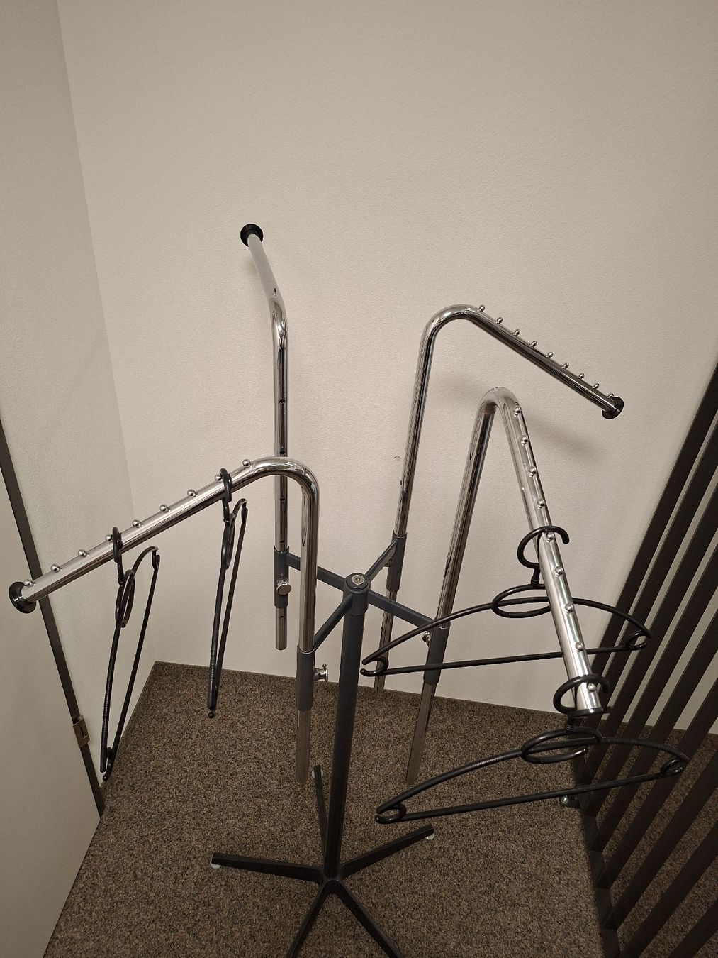 Altro in Decorazioni & Accessori: Kleiderständer Metall Chrom Konfektionsständer – Usato da Münchwilen TG venduto da schnugels 1