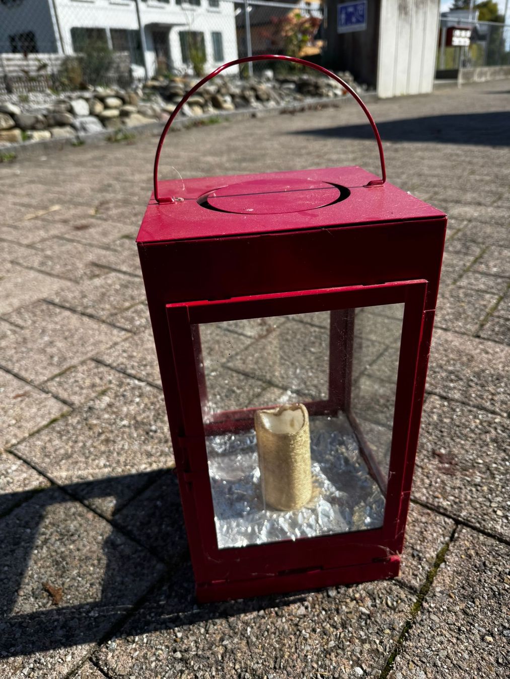 Lanterne: Laterne rot für Kerzen – Usato da Egg b. Zürich venduto da Brocki_Insel_Egg