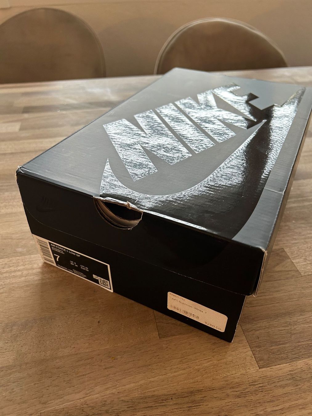 Nike Herrenschuhe: Nike Air Force 1 Low Supreme Sonderedition Grösse 40 – Gebraucht aus Oberwil-Lieli von Mhd 8