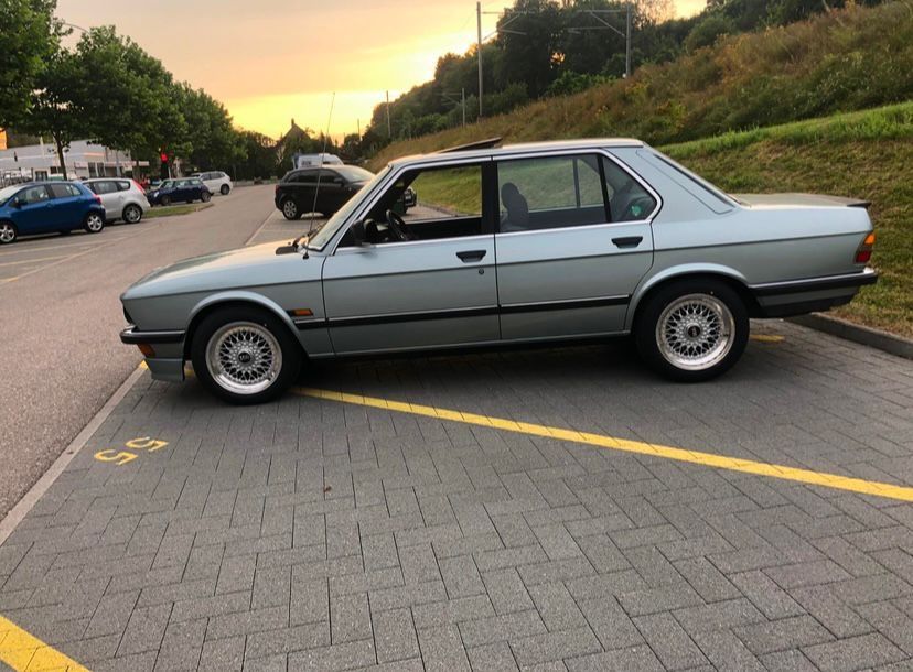 BMW Autos: BMW 528i – Gebraucht aus Tramelan von crevette72