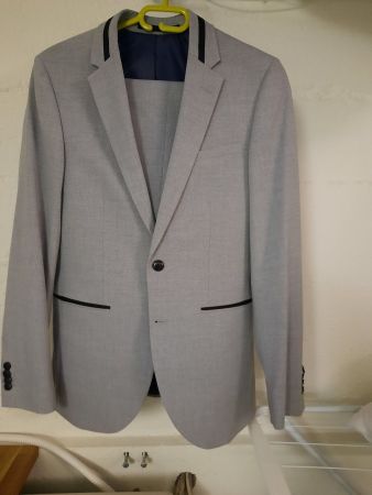 grauer Anzug Slim Fit
