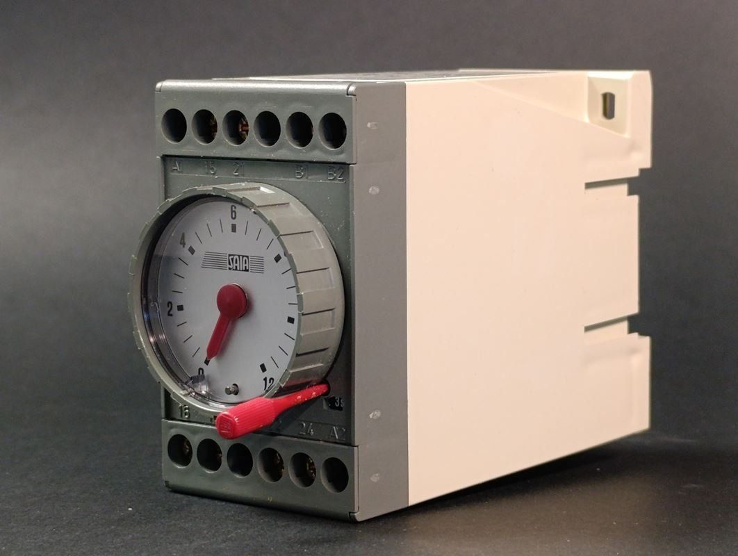 Spine: SAIA Elektromechanische Zeitschaltuhr – Usato da Thielle venduto da urs_8lzn 1