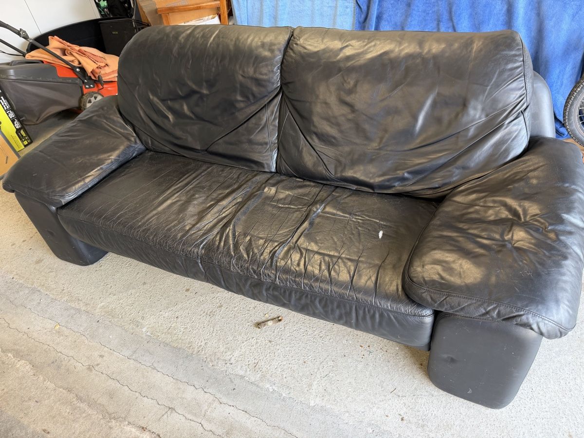 Divani: Ledersofa schwarz 3-Sitzer gebraucht – Usato da Kerzers venduto da skoopz5