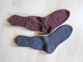 2 Paar Wollsocken Handgestrickt Gr 42/43