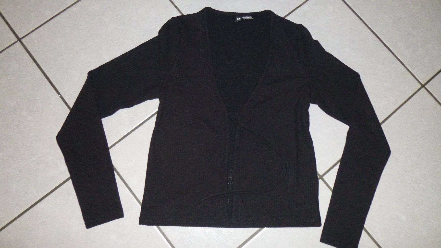 H&M Maglioni & Felpe: Damen-Jäckchen schwarz, H&M / S – Usato da Triengen venduto da misterpicknicker