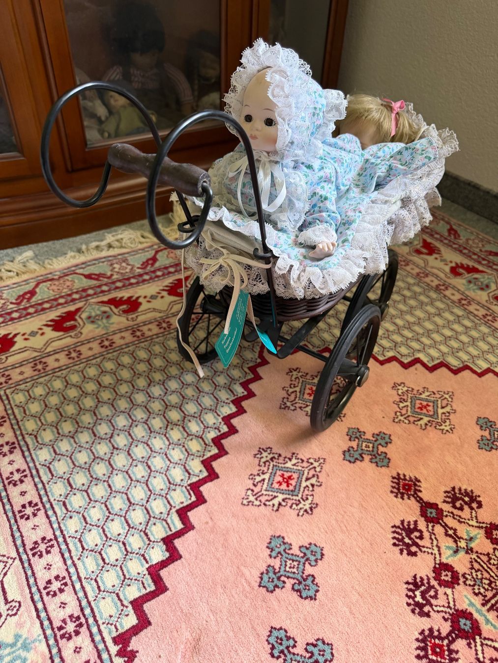 Bambole: Vitrine, Puppen, Puppenwagen – Usato da Grellingen venduto da syno28 5