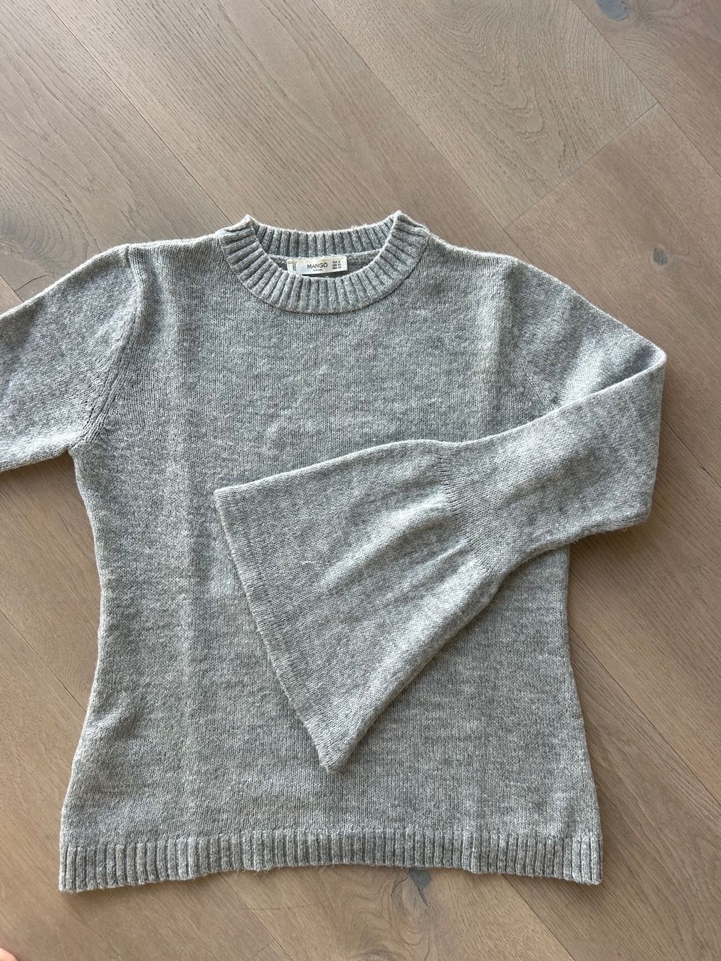 Mango Pullover & Sweatshirts: Pullover von Mango – Gebraucht aus Kilchberg ZH von Anie. 2