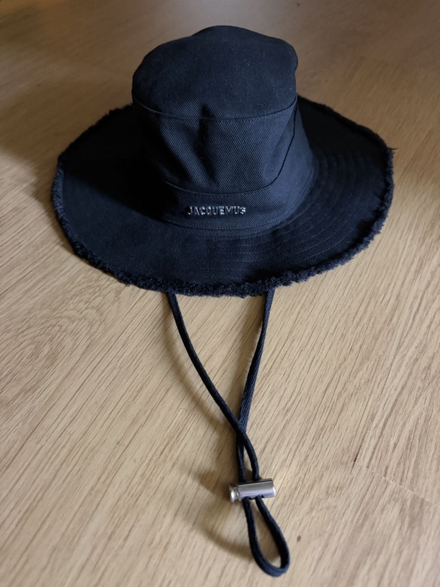 Jacquemus Chapeaux, bonnets & casquettes: Jacquemus hat – D'occasion à S. Antonino par Mc2495