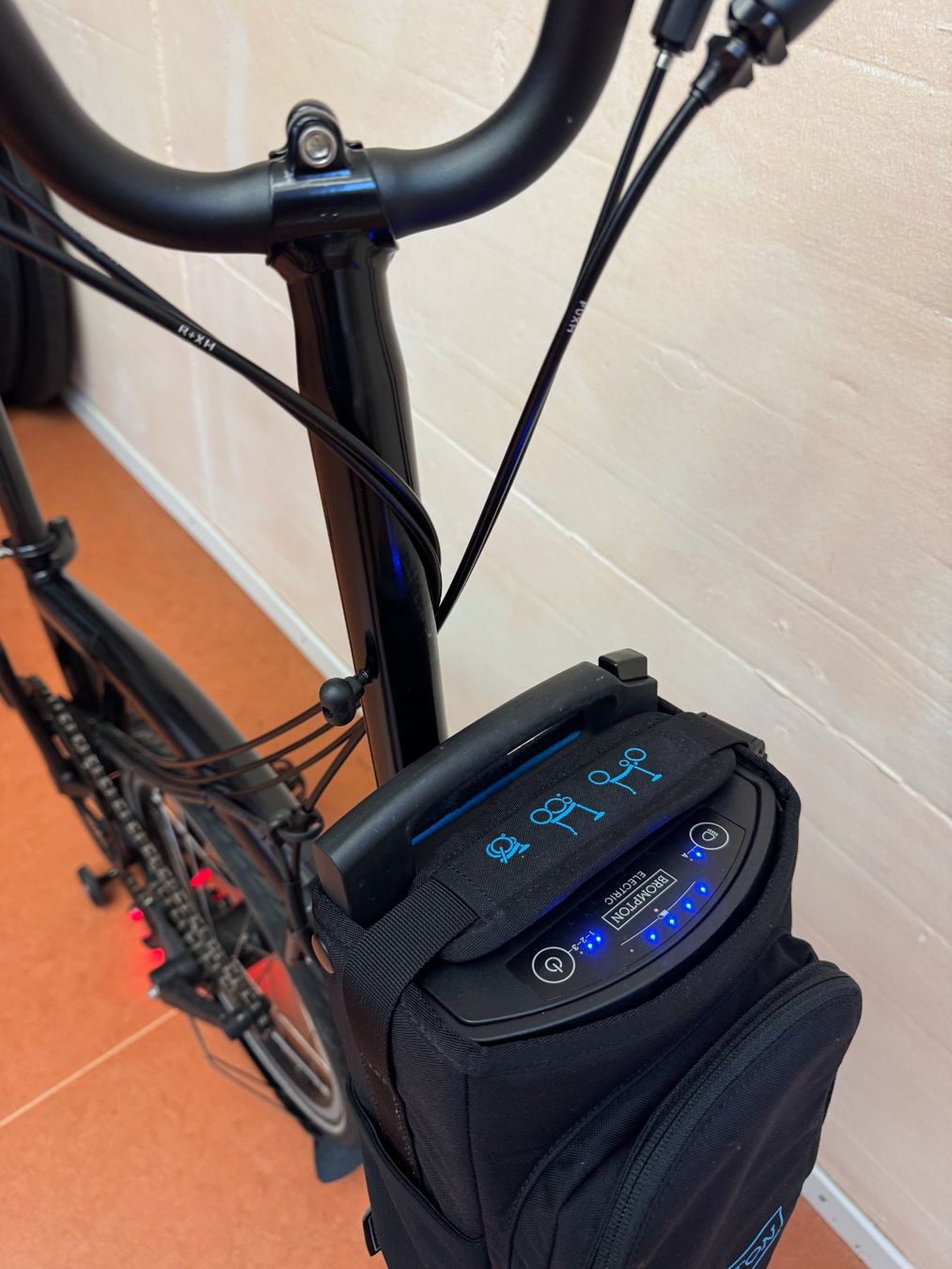 Brompton Biciclette: Brompton C Line Electric Faltvelo – Usato da Bern venduto da Okeanos 5