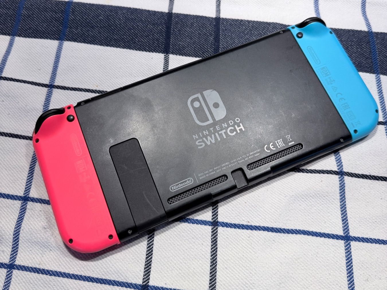 Nintendo Consoles: Nintendo Switch Console avec accessoires et Ring Fit – D'occasion à Clarens par guigui919 2