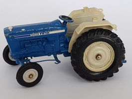 Britains Traktor Ford 6600, 1:32, defekt