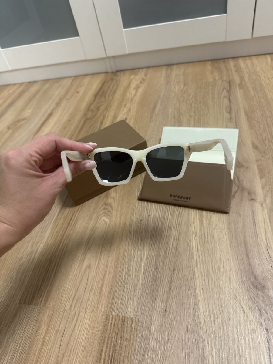 Burberry Brillen & Gläser: Burberry Sonnenbrille, neuwertig – Neu und originalverpackt aus Bitsch von jan_d8tt 2