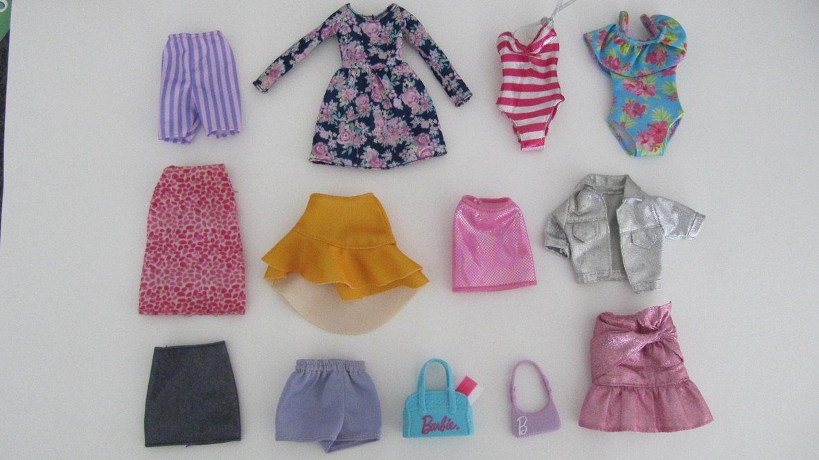 Bambole: Barbie Kleider Set + Zubehör – Usato da Brunnen venduto da Kiwiland1