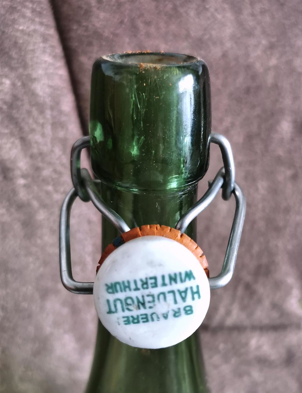 Haldengut Bicchieri, Caraffe & Bottiglie: Brauerei Haldengut Relief - Bierflasche – Usato da Langenthal venduto da Sammlungs_aus 1