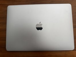 Apple MacBook Air 13“ Silber gebraucht m.Ladeg. + Magicmouse