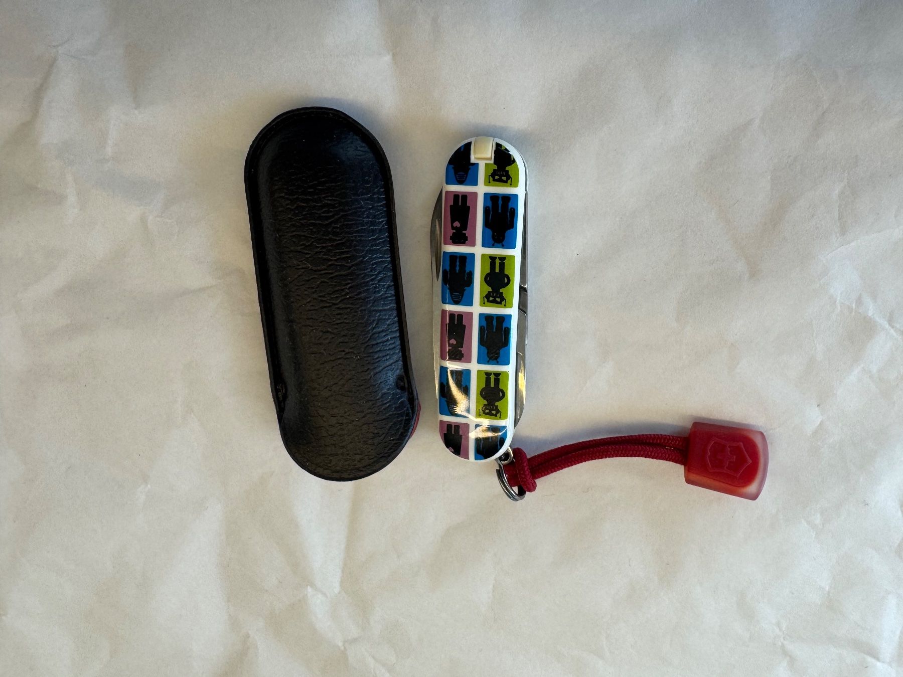 Victorinox Coltelli tascabile: Victorinox classic Chanting Robots 2011 – Nuovo (secondo la descrizione) da Kestenholz venduto da Sackmesser67 1