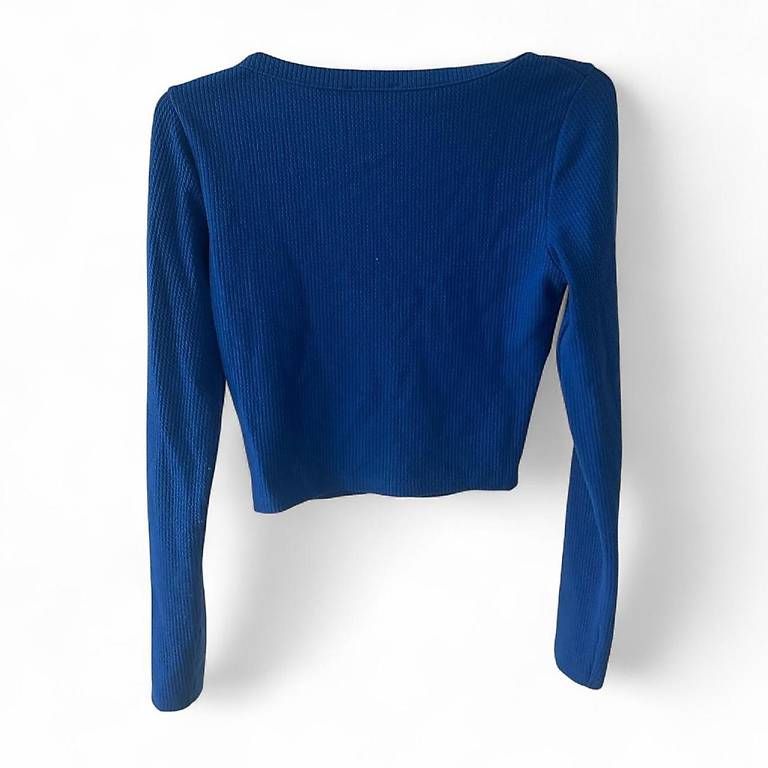 Bershka Pulls & Sweat-shirts: Blauer Crop Pullover Grösse S – D'occasion à Bern par shiggyy 1