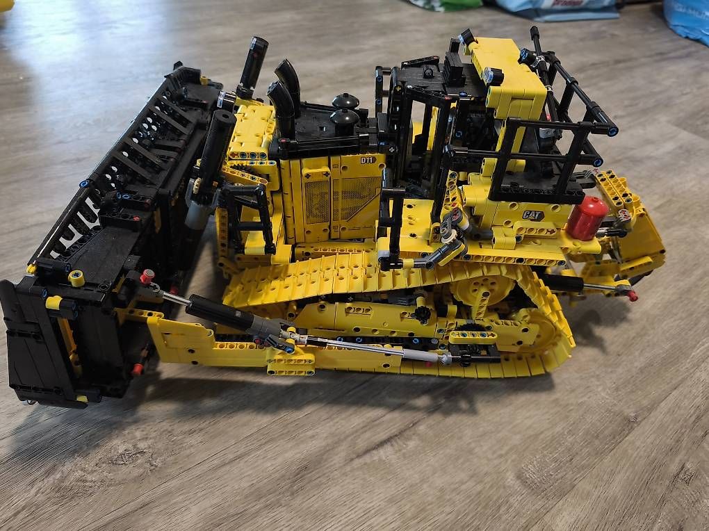 Baukästen: Caterpillar D11 Lego Technic – Gebraucht aus Schönengrund von Kroko5 3
