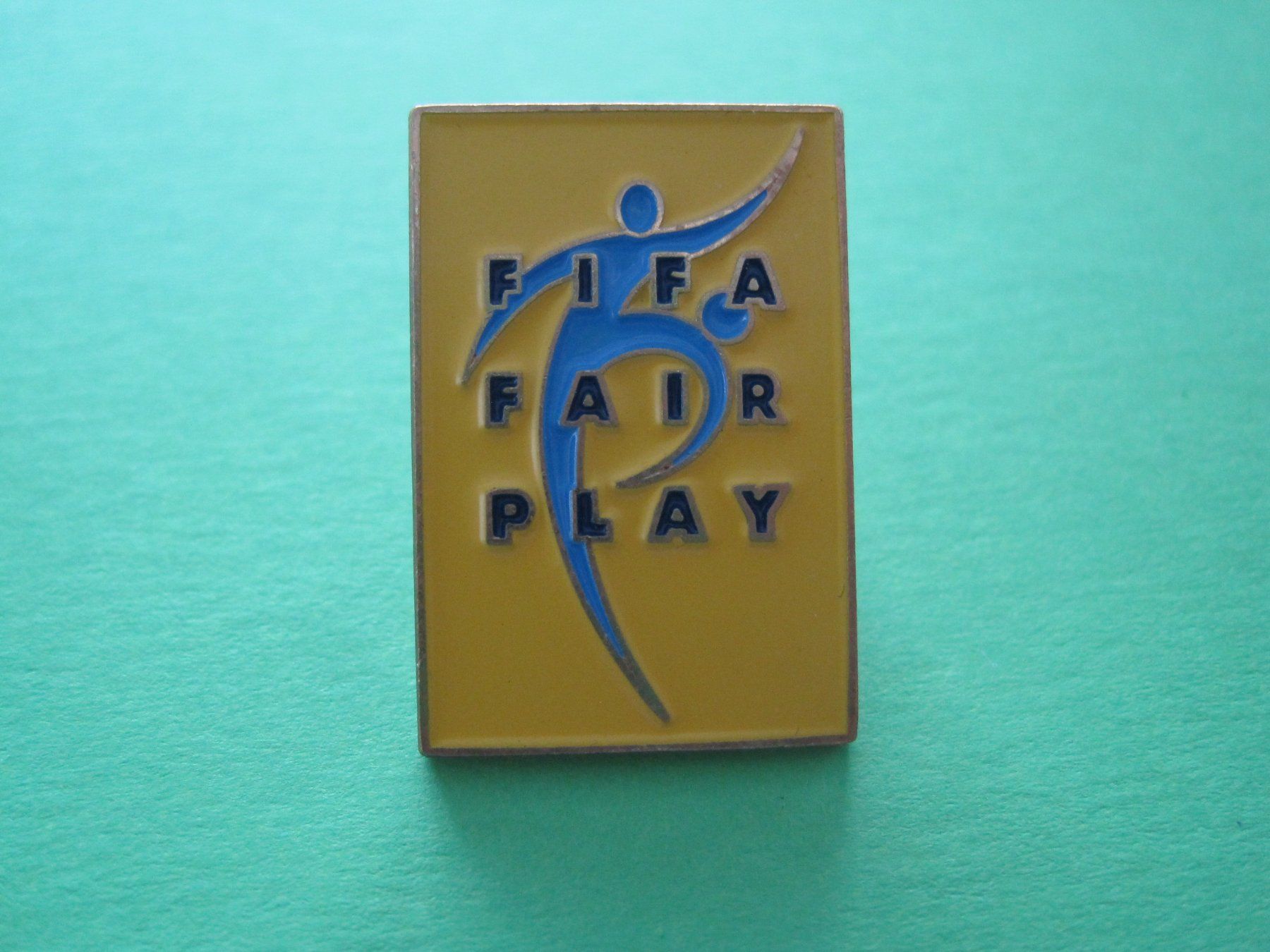 Placchette & Badge: Pin  FIFA  (7) – Nuovo e nell'imballaggio originale da Schachen LU venduto da moepsli5