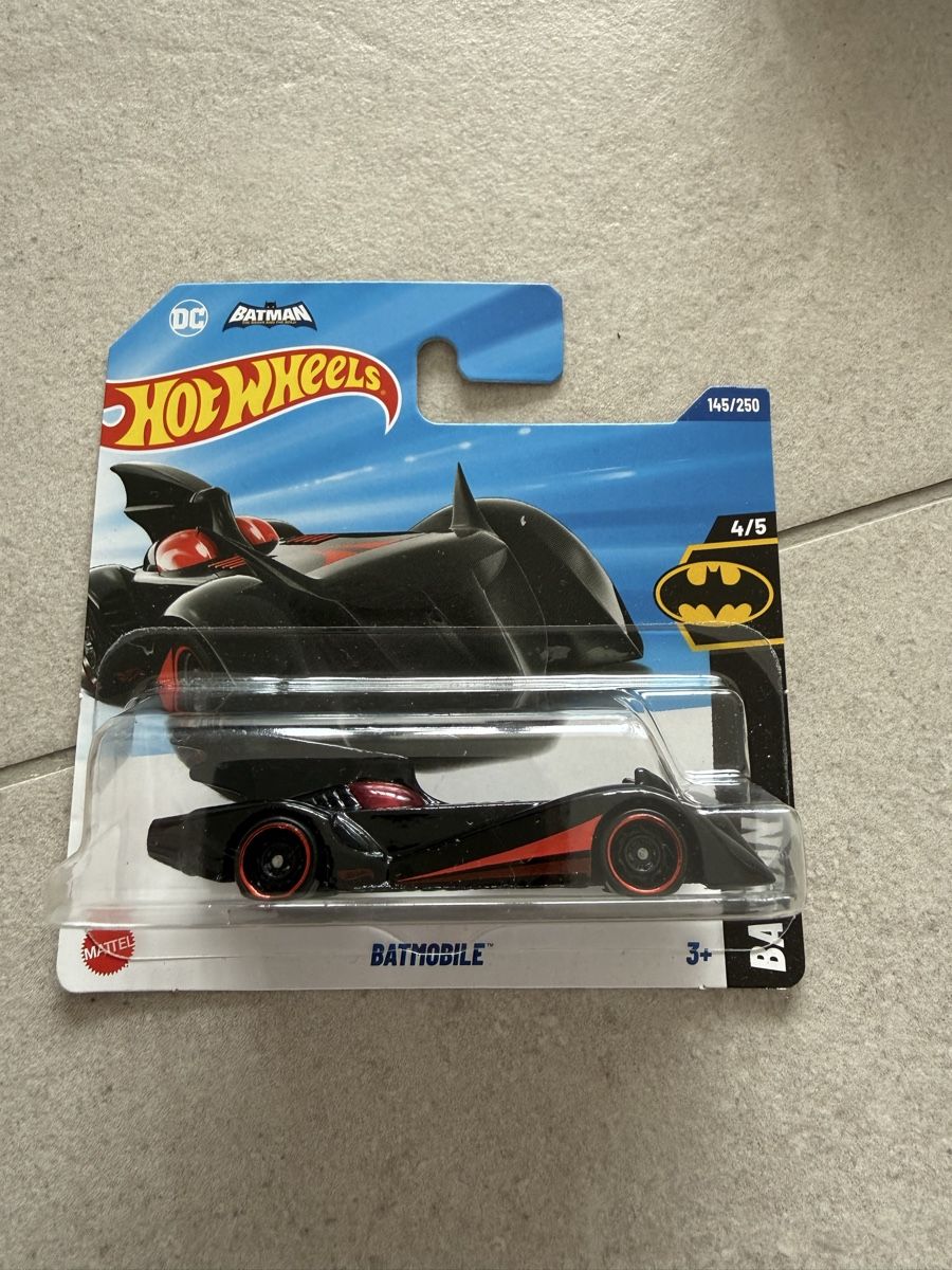 Hot Wheels Modellini d'auto: Hot Wheels - Batmobile rouge & noir – Nuovo e nell'imballaggio originale da Yvorne venduto da AutoCollectionneur