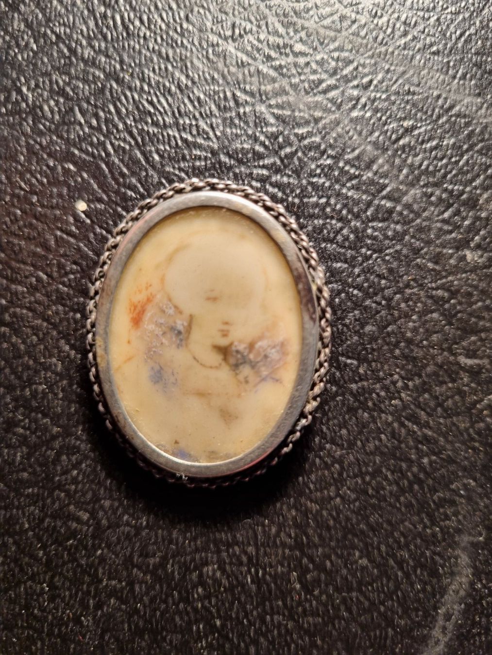 Broschen & Nadeln: Brosche/Anhänger mit Portrait, antik 800 Silber – Gebraucht aus Fürstenaubruck von PizBeverin2018