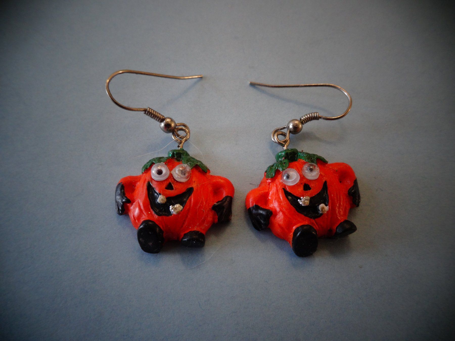 Boucles d'oreille: Helloween Ohrstecker mit beweglichen Augen – D'occasion à Neerach par jenny062
