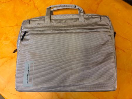 Neuwertige Computertasche TUCANO für apple iBook 14 inch