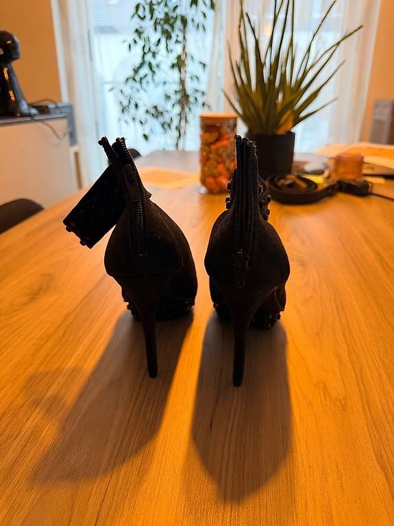 Scarpe da donna: Pumps mit Riemen – Usato da Bözberg venduto da van_52qk 1