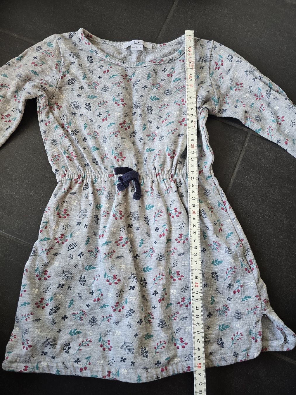 Vestiti & Gonne: Mädchen Kleid/Longpulli mit Blumenmuster Grösse 110-116 – Usato da Unterentfelden venduto da Panda-87 1
