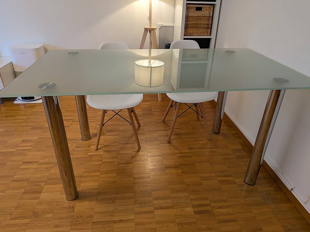 Tische: Free glass dining table – Gebraucht aus Zürich von lin_ny28 1
