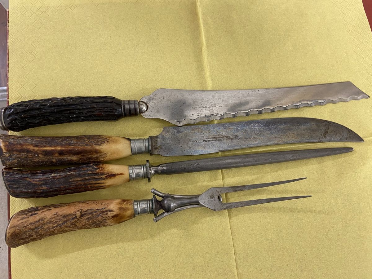 Bestecksets: Antikes Tranchierbesteck – Gebraucht aus Dietikon von brocki-eyra