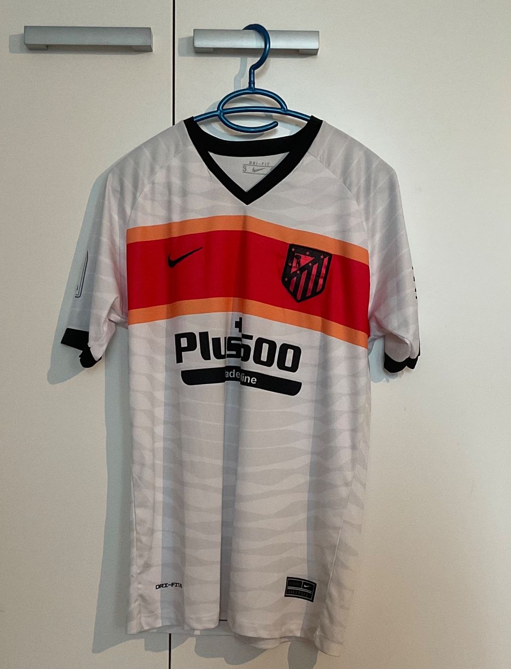 Canottiere & Pantaloni: Atletico Madrid Trikot – Usato da Zuerich venduto da kinisi01