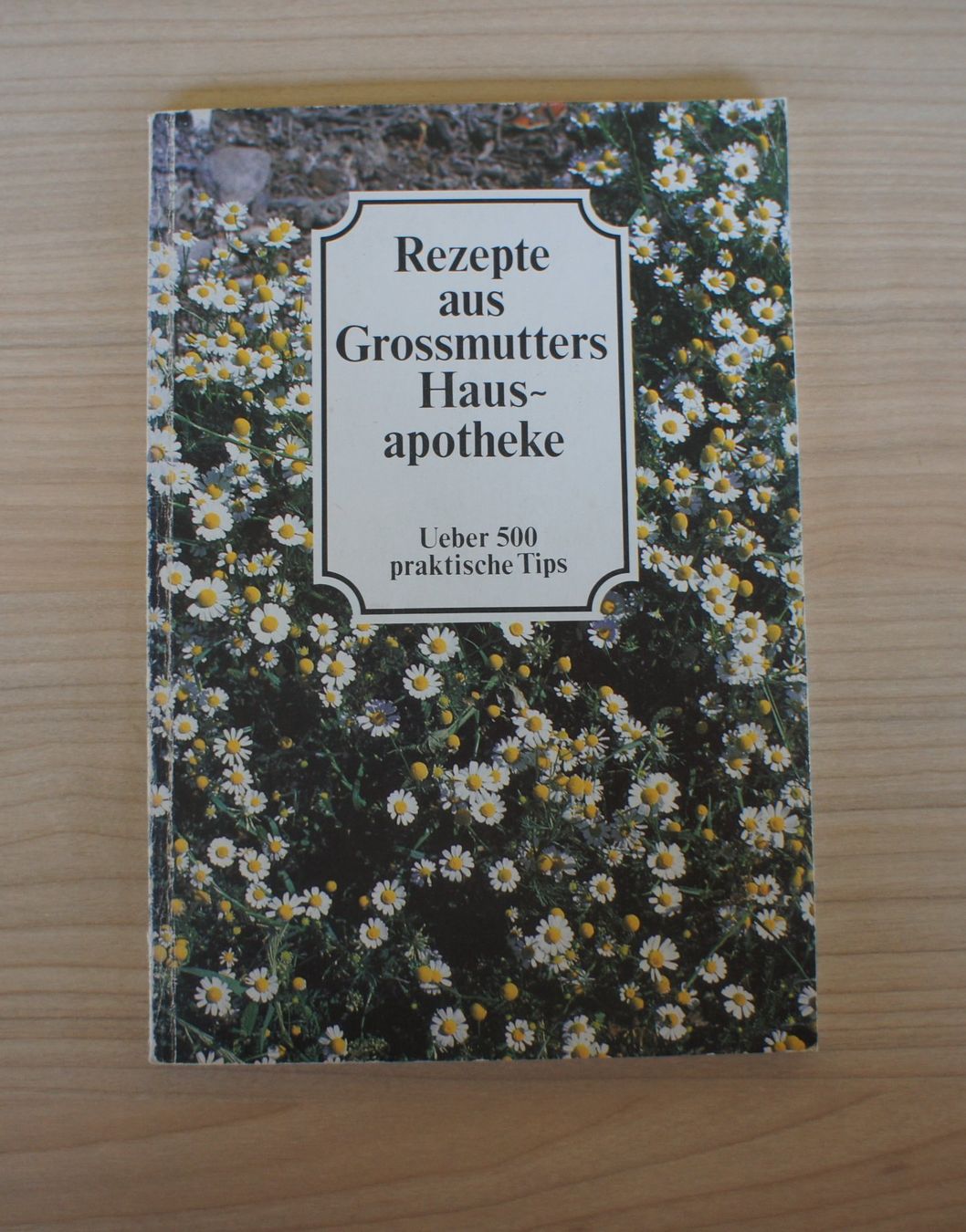 Libri: Rezepte aus Grossmutters Hausapotheke – Usato da Einigen venduto da Seeland2ndHand