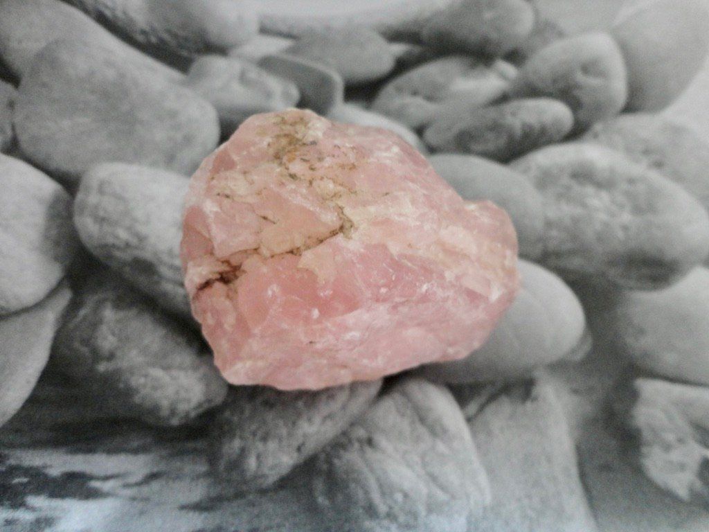 Minerali & Pietre curative: Rosenquarz roh – Nuovo (secondo la descrizione) da Biberist venduto da Steine 1
