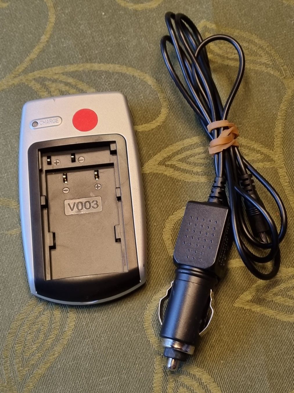 Canon Caricabatterie: Chargeur CANON – Nuovo (secondo la descrizione) da Fontenais venduto da Aube-sauvage.2