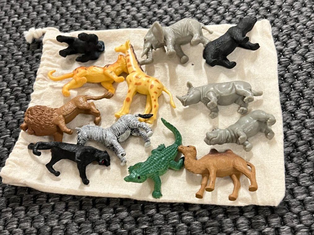 Statuette: 12 Tierfiguren – Usato da Hondrich venduto da Greppen37 3