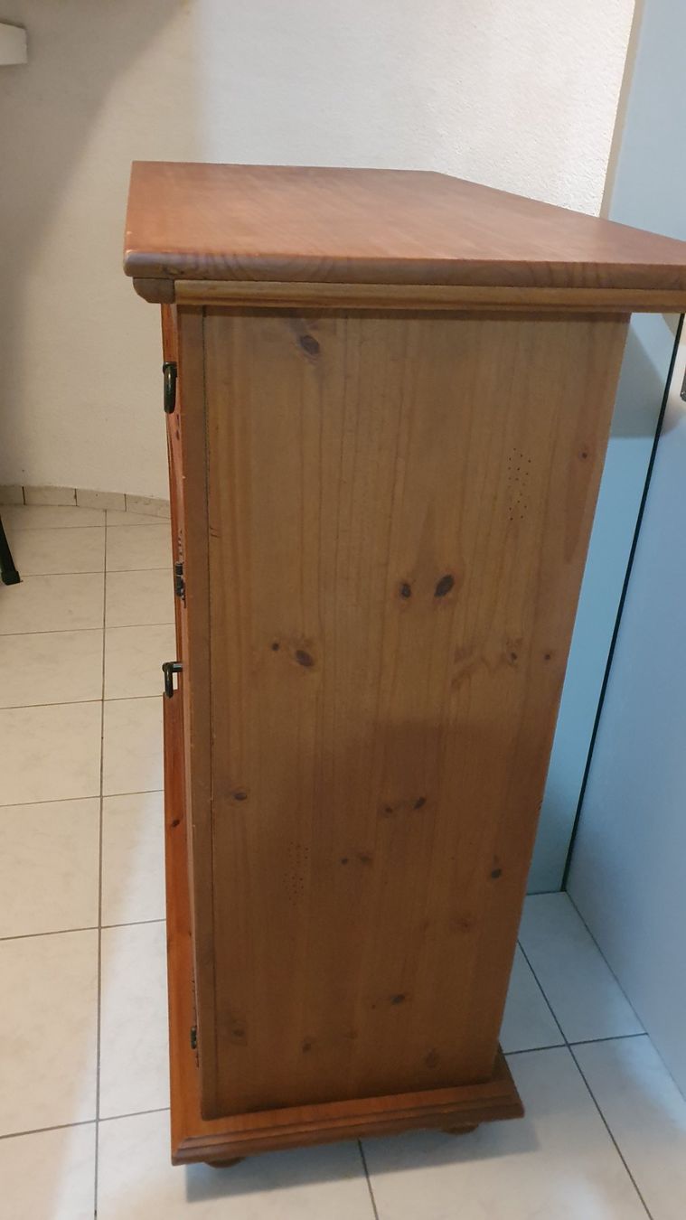 Armadi: Massiv Holz Barschrank  Wein – Usato da Winterthur venduto da Ywan1 3