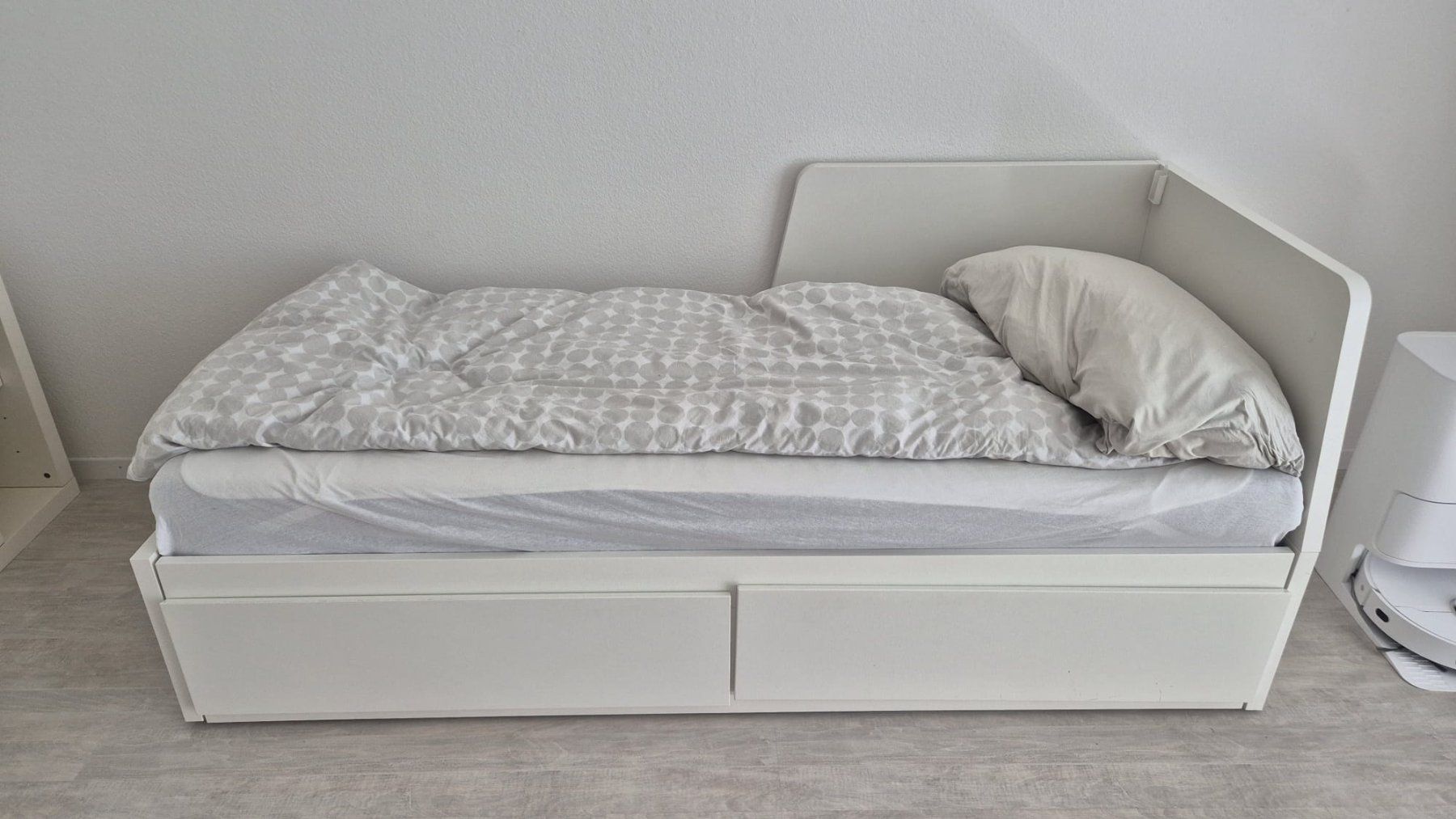 Ikea Letti: IKEA FLEKKE Bed – Usato da Dübendorf venduto da Rekism