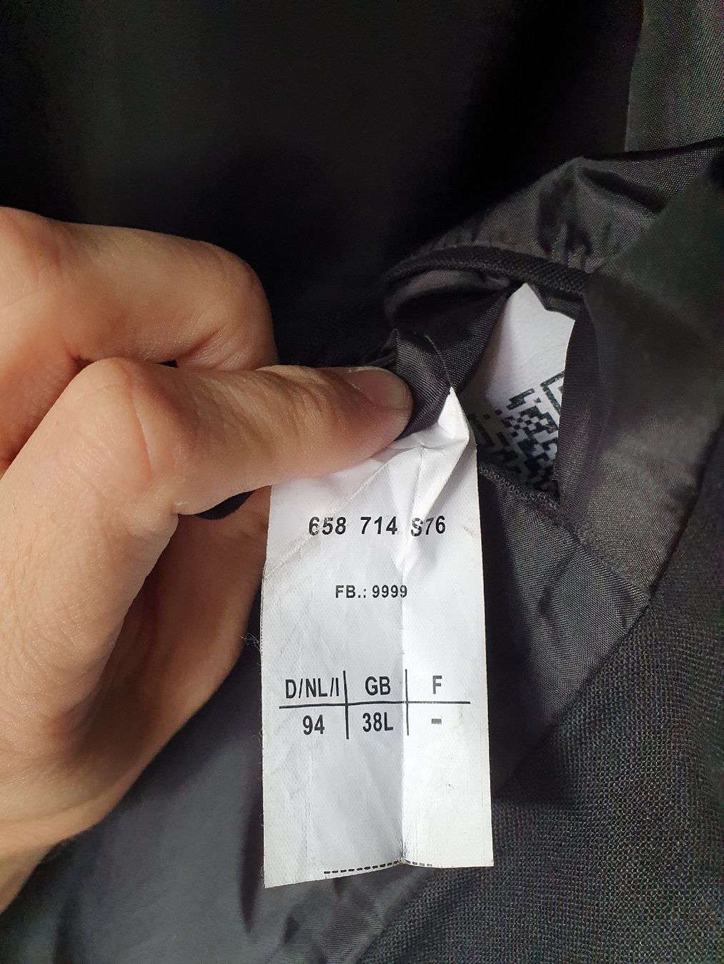 C&A Giacche: Schwarzer Blazer, Grösse 94 – Usato da Zürich venduto da ceviname 4