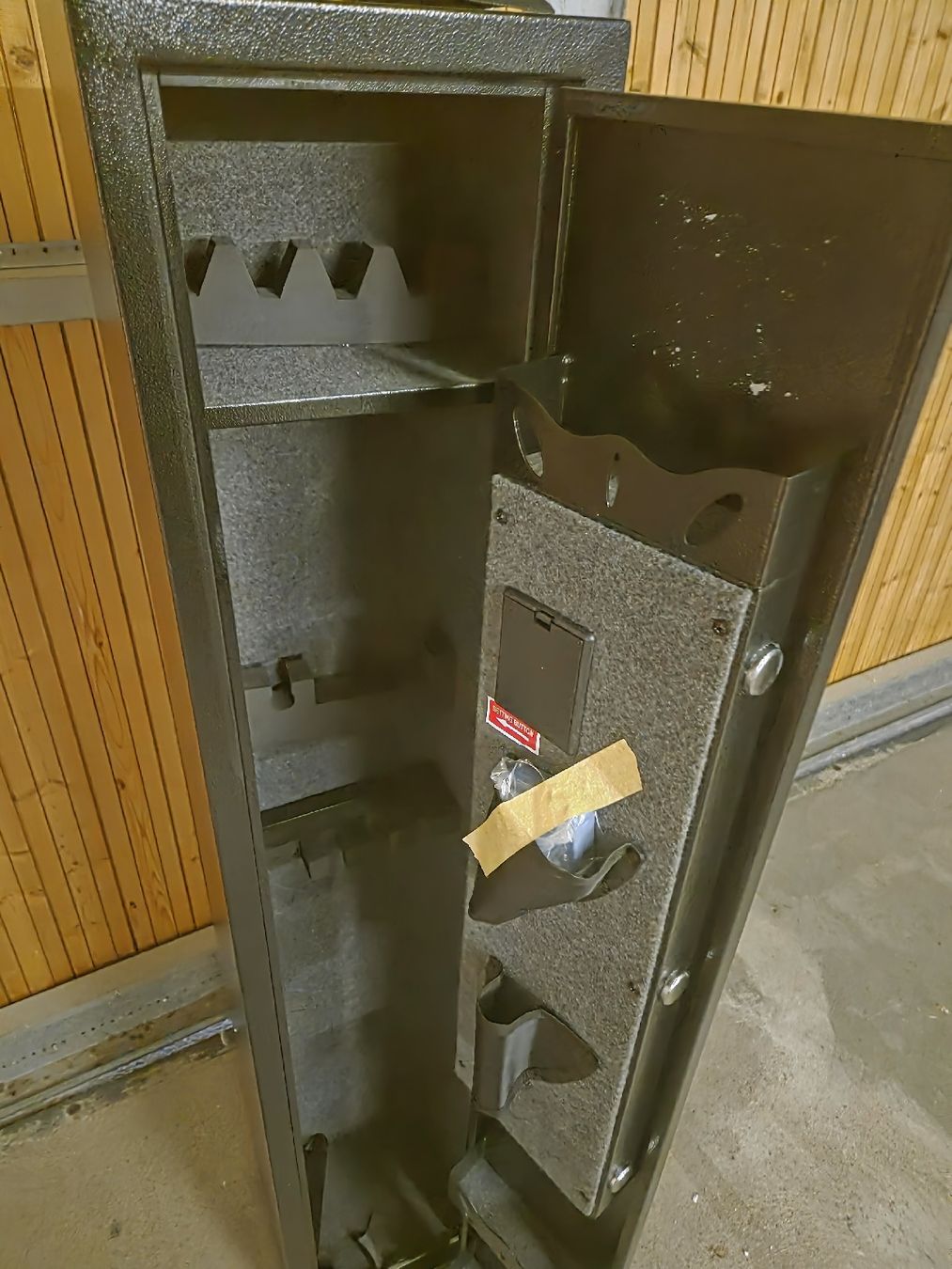 Casseforti: Waffenschrank / Waffensafe – Nuovo (secondo la descrizione) da Hägglingen venduto da MR.BG 2