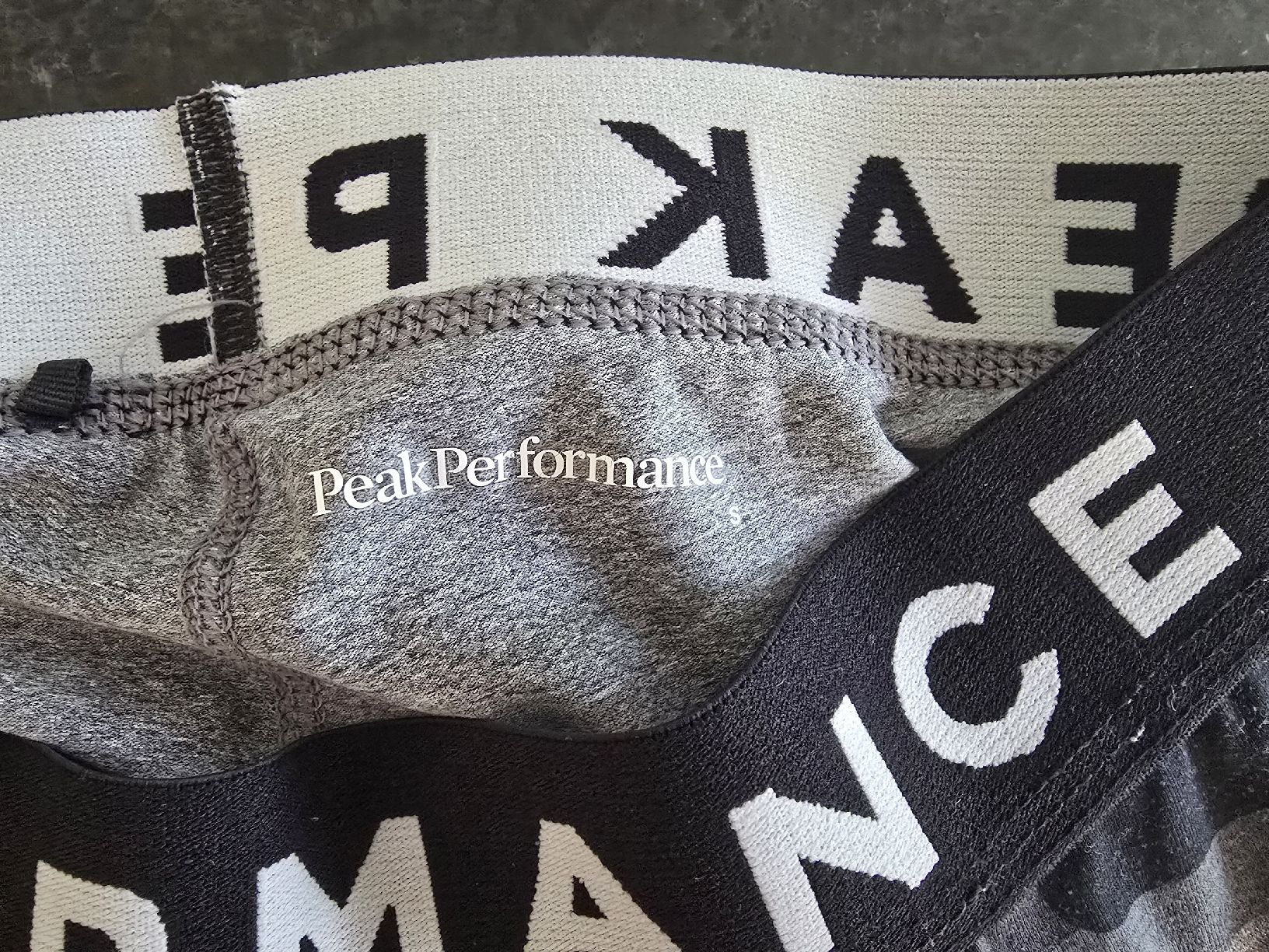 Peak Performance Leggings: Peak Performance legging camouflage, taille S parfait – Nuovo (secondo la descrizione) da BERN venduto da froggyinternationale 2