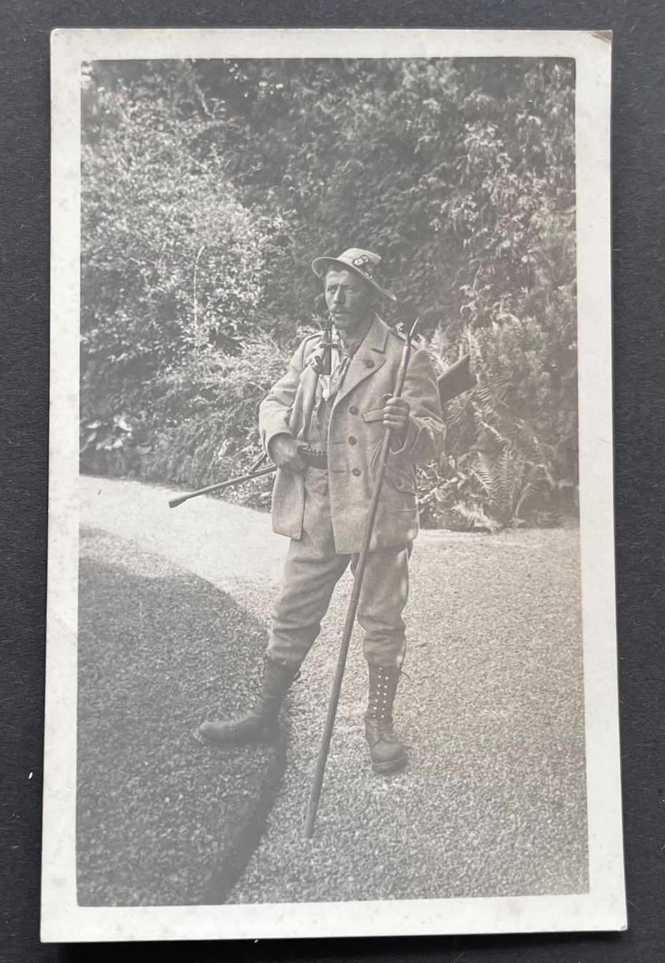 Cartoline postali: Jäger, mit Gewehr, ca 1920 – Usato da Ostermundigen venduto da DaxKarten-75