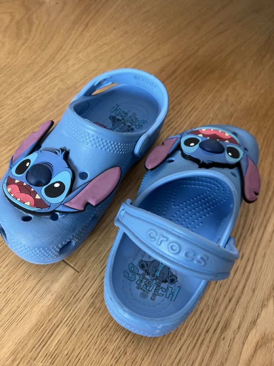 Crocs Chaussures garçon: Crocs Stitch enfant, taille 28-29 – D'occasion à Romanel-sur-Lausanne par RitaPereira 3