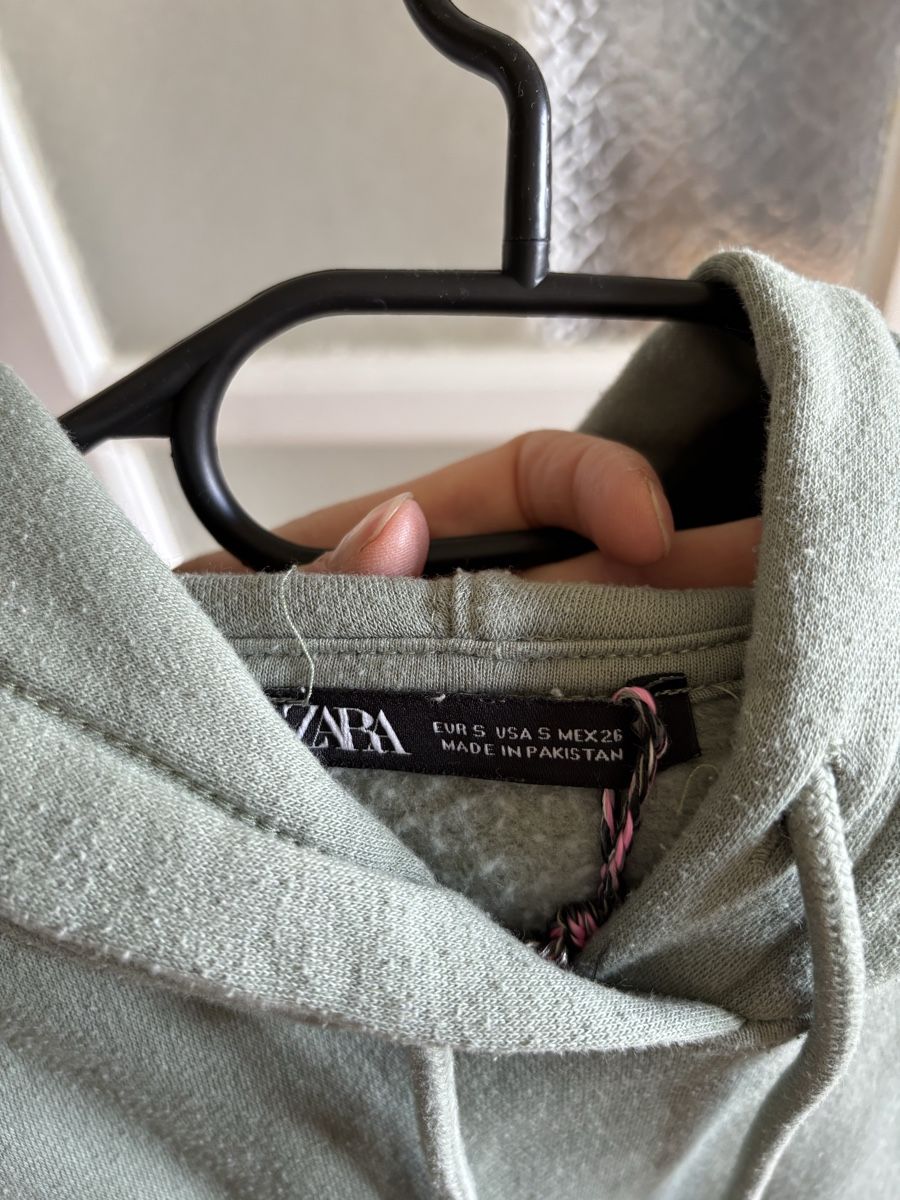 Zara Pullover & Sweatshirts: Pull à capuche Zara – Gebraucht aus Neuchâtel von cam_lf7y 2