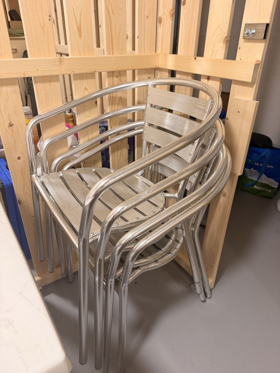 Set de table et chaises: Balkon- Gartentisch mit 4 Stühlen – D'occasion à Arbon par maiiking 4