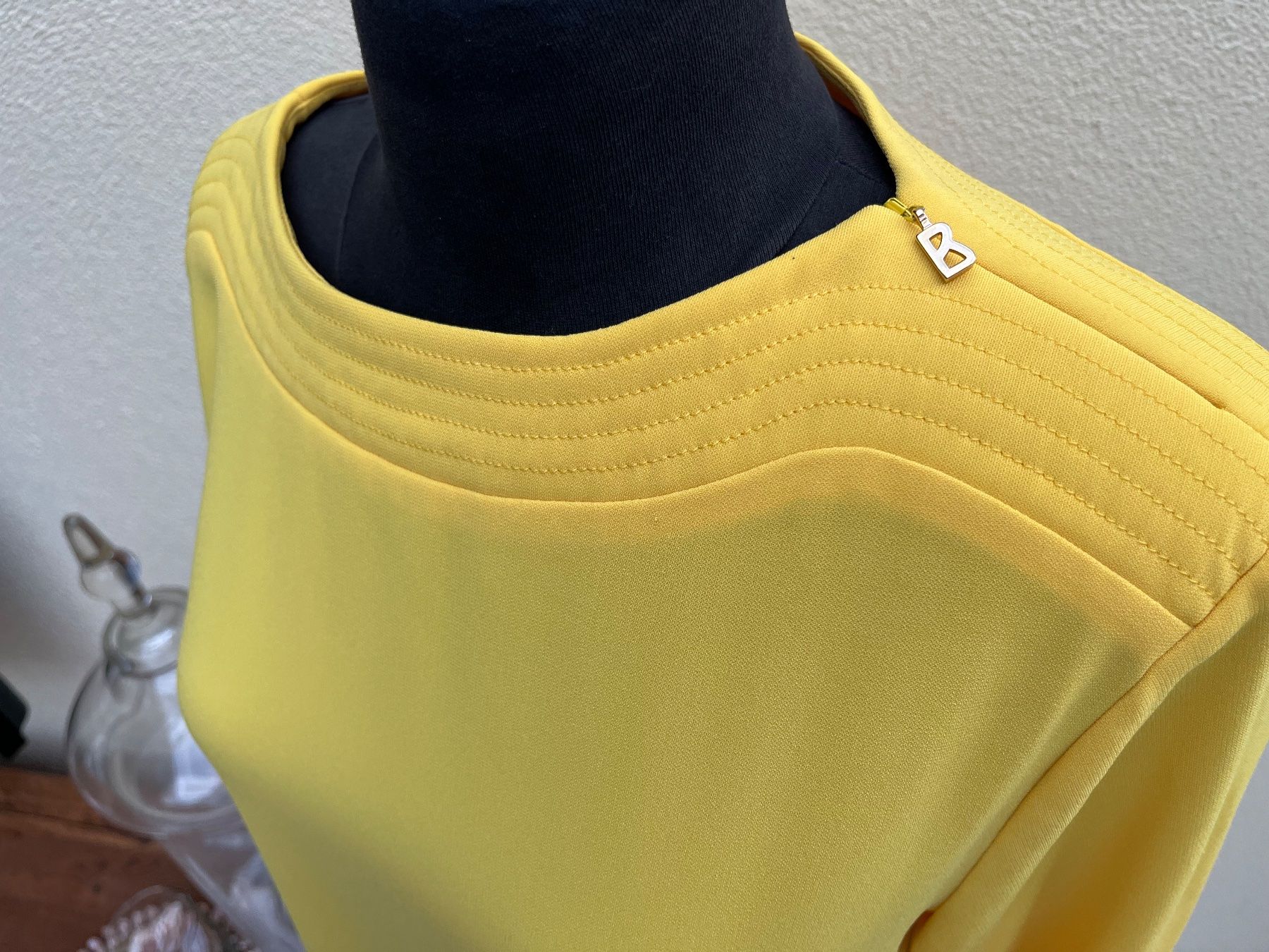 Bogner Camicette: Bogner Blusenshirt in relaxter Passform Grösse 42 – Usato da Hergiswil NW venduto da Primia 2