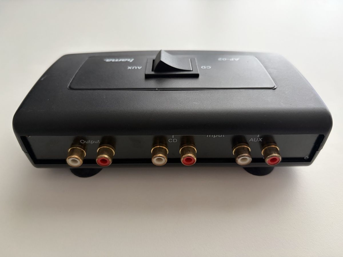 Hama Hub & Switch: Hama Audio-Umschaltpult AP-02 – Usato da Diepflingen venduto da Dj3 1