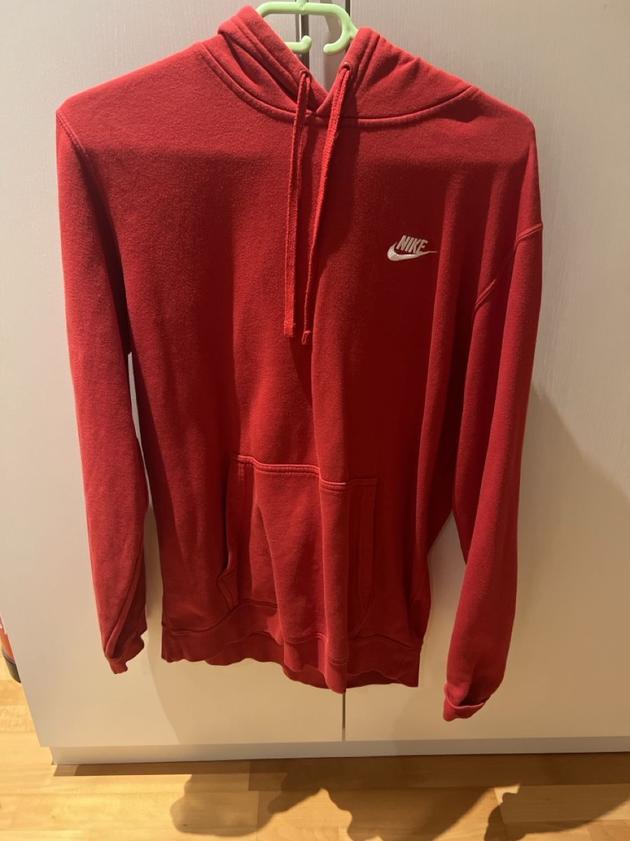 Nike Maglioni & Felpe: Roter Nike Hoodie – Usato da Oberengstringen venduto da pri_c8jk