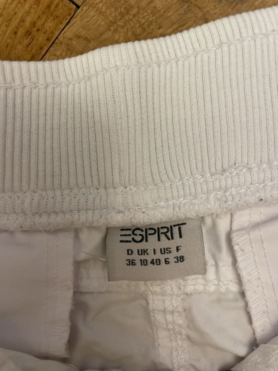 Esprit Pantaloni: Caprihose Esprit – Usato da Bern venduto da gin_jl75 1