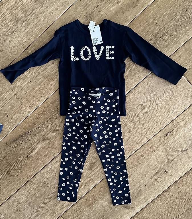 H&M Lotti & Set di vestiti: Set Mädchen Grösse 104 – Nuovo (secondo la descrizione) da Boppelsen venduto da Hello_Sun